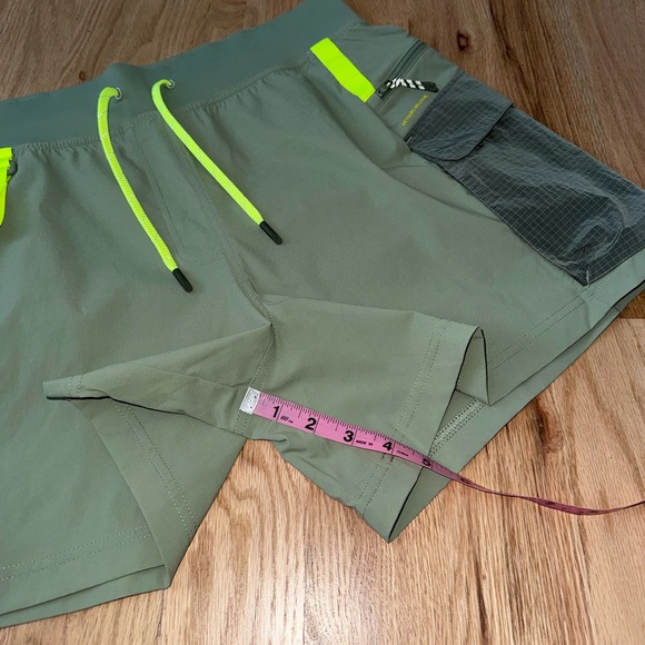 Lululemon Multi-Pocket Cargo High-Rise Hiking Short 5" Laurel Green 12 - Picture 8 of 14